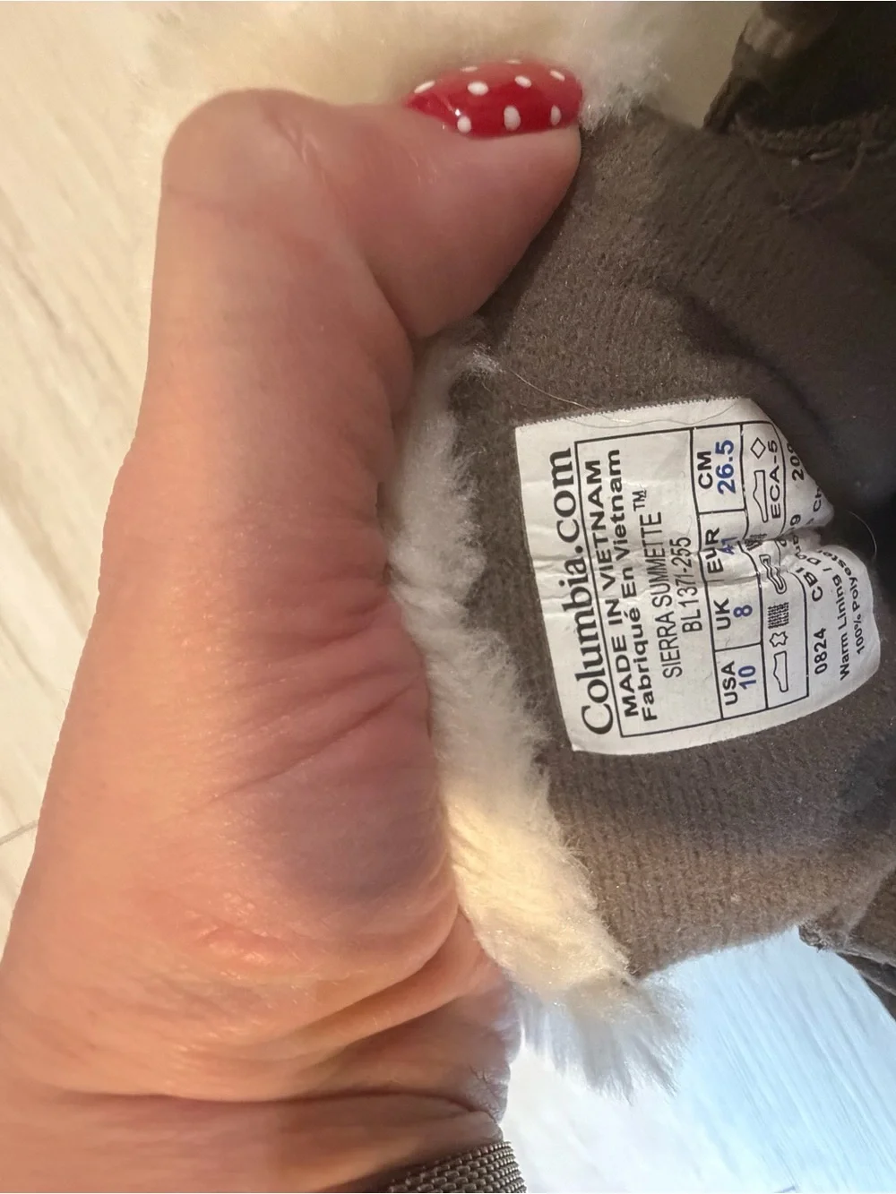 Columbia Brown Boot with White Faux Fur Lining